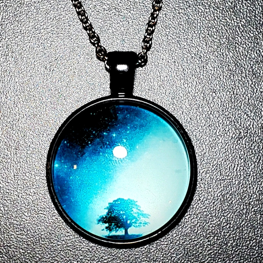 NWOT Unique Night Sky Necklace
